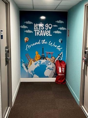 Ibis Budget Marseille Aeroport Provence Hotel 2*